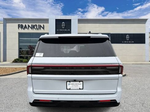 New 2026 Lincoln Navigator Black Label AWD/4WD image 6
