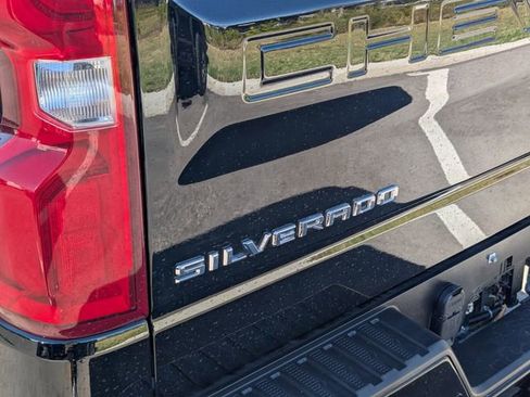 Used 2019 Chevrolet Silverado 1500 High Country w/ Technology Package image 11