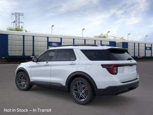 New 2026 Ford Explorer ST-Line w/ ST-Line Street Pack AWD/4WD image 4