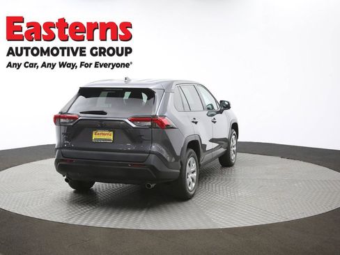 Used 2022 Toyota RAV4 LE image 39