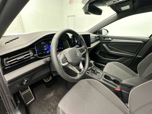 Used 2026 Volkswagen Jetta Sport FWD image 4