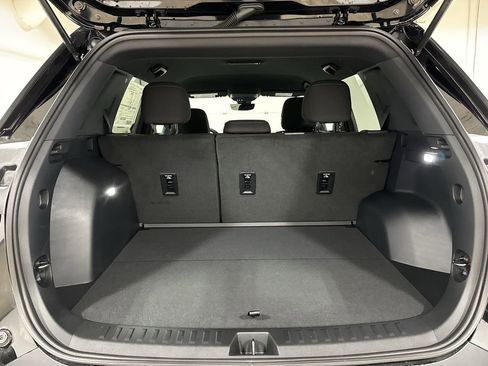 New 2026 Chevrolet Equinox LT w/ Safety and Technology Package AWD/4WD image 24