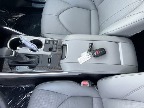 New 2026 Toyota Highlander Limited image 27