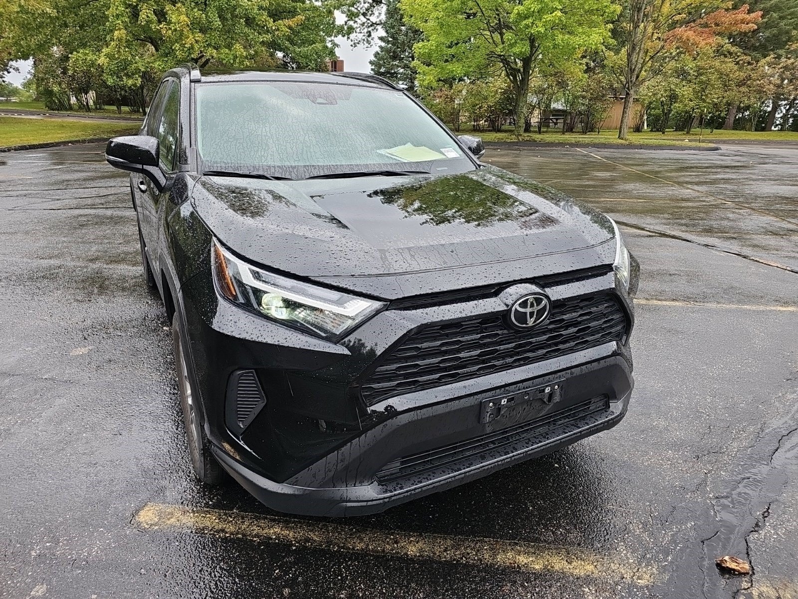Used 2025 Toyota RAV4 XLE AWD/4WD image 8