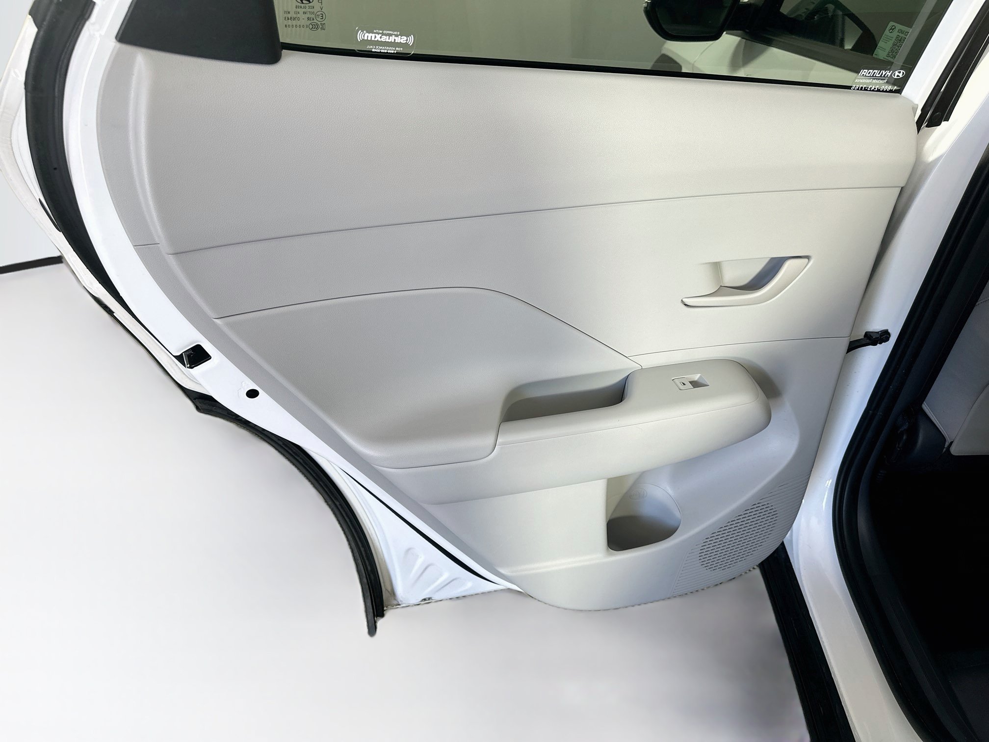Used 2025 Hyundai Kona SEL FWD image 27