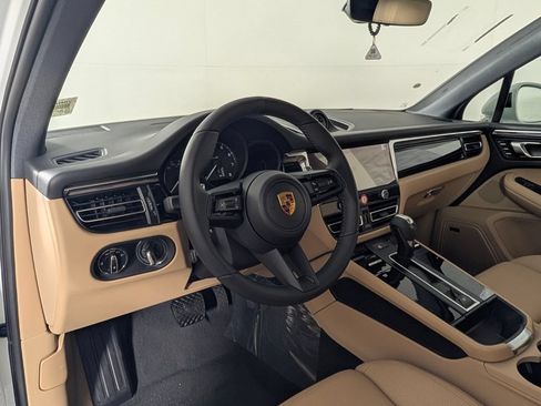 New 2026 Porsche Macan AWD/4WD image 4