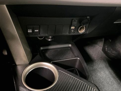 Used 2014 Toyota RAV4 XLE image 27