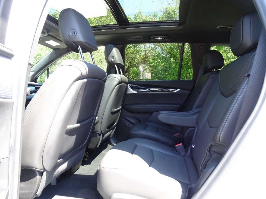 Certified 2025 Cadillac XT6 Premium Luxury w/ LPO, Floor Liner Package AWD/4WD image 13