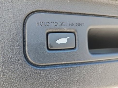 Certified 2025 Honda Pilot Touring image 26