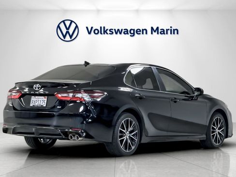 Used 2021 Toyota Camry SE image 5