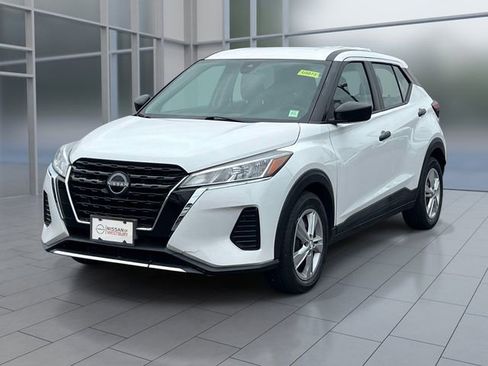 Used 2022 Nissan Kicks S FWD image 4
