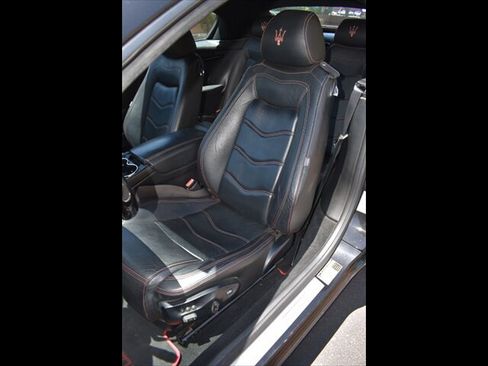 Used 2015 Maserati GranTurismo Convertible image 22