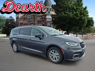Used 2022 Chrysler Pacifica Touring-L video 1