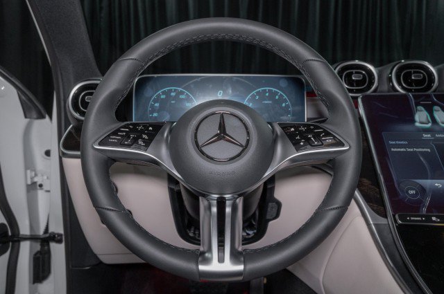 Used 2026 Mercedes-Benz GLC 300 image 19