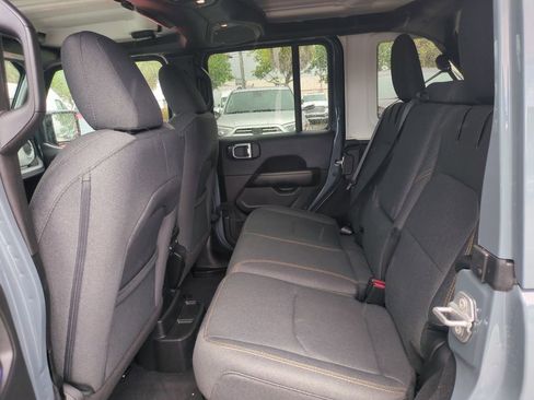 Used 2025 Jeep Wrangler Unlimited Sahara w/ Safety Group image 15