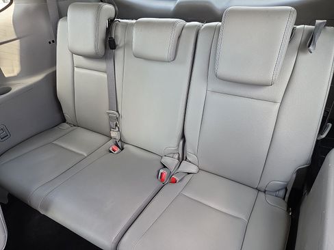 Used 2018 Toyota Highlander XLE FWD image 10
