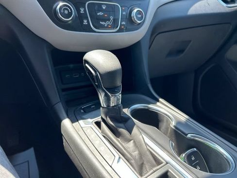 Used 2023 Chevrolet Equinox LS AWD/4WD image 37
