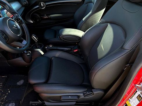 Used 2022 MINI Cooper S image 8