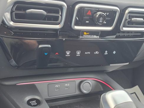 New 2026 Nissan Sentra SR w/ Floor Mat Package image 24