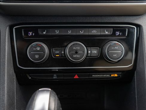 Used 2020 Volkswagen Atlas Cross Sport SEL AWD/4WD image 20