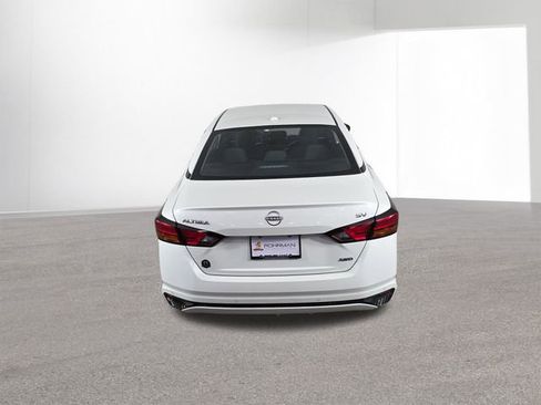 Used 2024 Nissan Altima 2.5 SV image 39