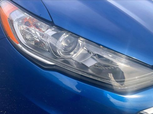 Used 2017 Ford Fusion SE w/ Fusion SE Technology Package image 23