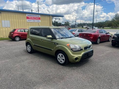 Used 2013 Kia Soul FWD image 2