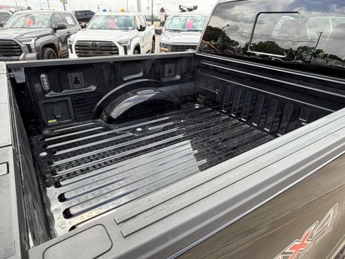 Used 2022 Ford F150 XLT w/ Equipment Group 302A High image 8