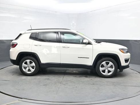 Used 2020 Jeep Compass Latitude w/ Popular Equipment Group AWD/4WD image 9