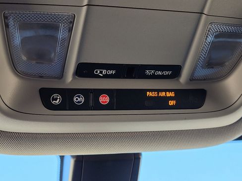 Used 2019 GMC Acadia SLE image 17