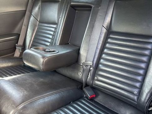 Used 2010 Dodge Challenger SE image 14