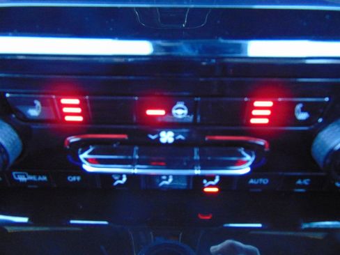 Used 2023 Jeep Grand Cherokee Altitude image 39