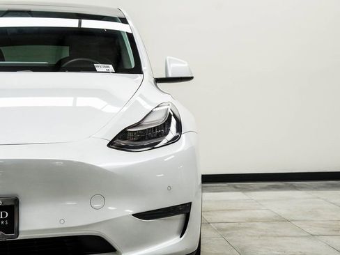Used 2021 Tesla Model Y Long Range image 4