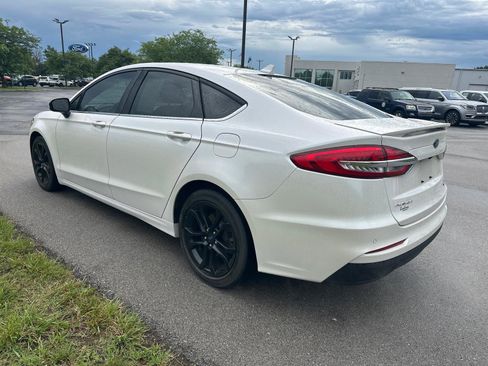 Used 2019 Ford Fusion SE w/ Equipment Group 151A FWD image 12