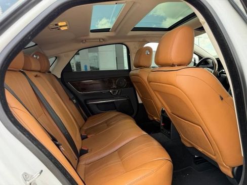 Used 2017 Jaguar XJ R-Sport RWD image 11