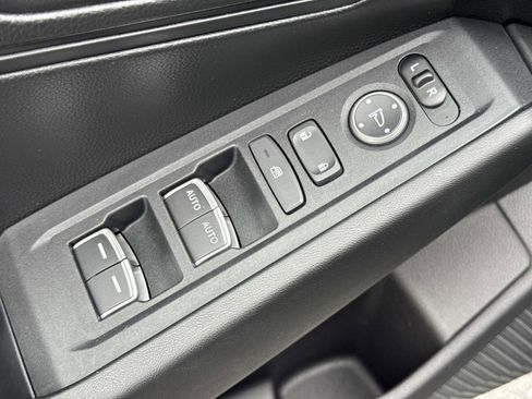 Used 2025 Honda Accord LX image 15