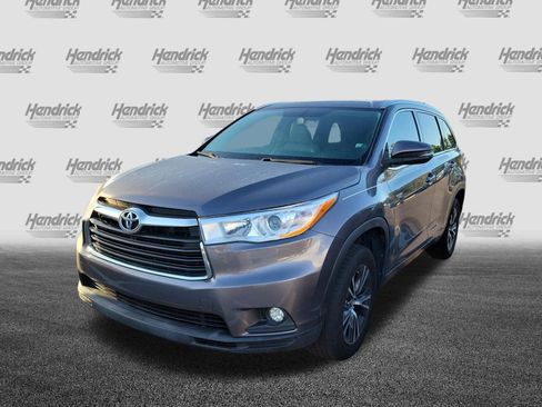 Used 2016 Toyota Highlander XLE FWD image 4