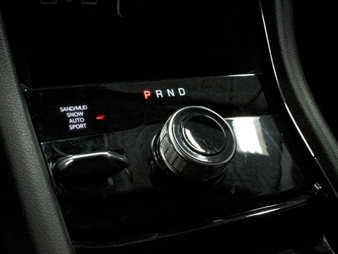 Used 2023 Jeep Grand Cherokee Limited w/ Black Appearance Package AWD/4WD image 29