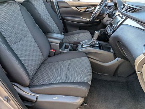 Used 2022 Nissan Rogue Sport SV FWD image 21