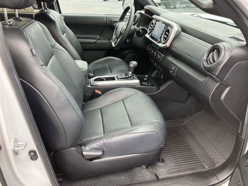 Used 2022 Toyota Tacoma Limited w/ Nightshade Package image 38