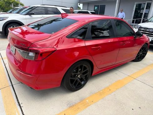 Used 2024 Honda Civic Sport image 3