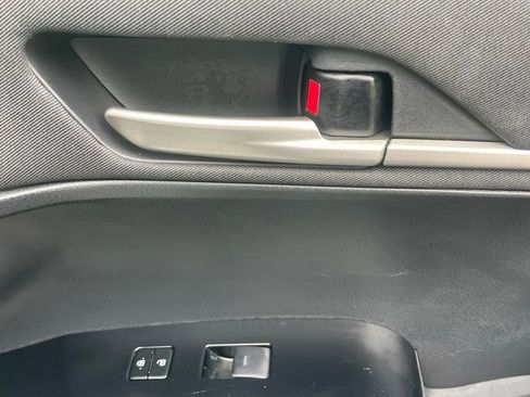 Used 2025 Toyota Camry LE image 13