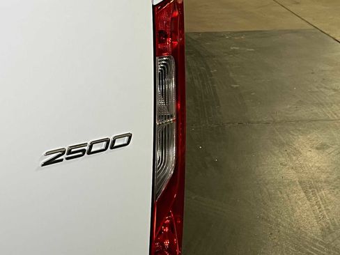 Used 2025 Mercedes-Benz Sprinter 2500 image 16