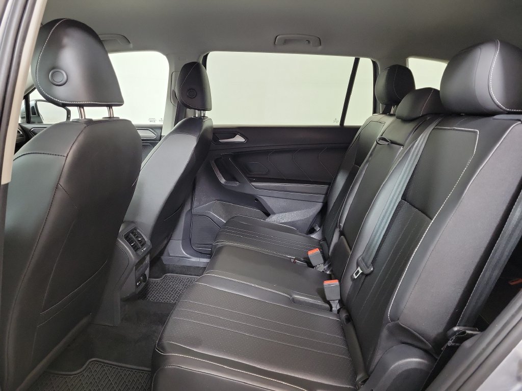 Used 2023 Volkswagen Tiguan SE FWD image 23