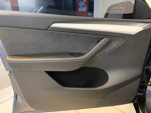 Used 2022 Tesla Model Y Performance AWD/4WD image 15