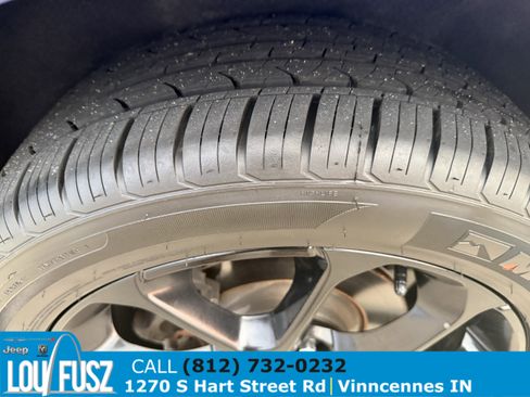 Used 2021 Chrysler Pacifica Touring-L w/ Uconnect Theater Family Group image 9