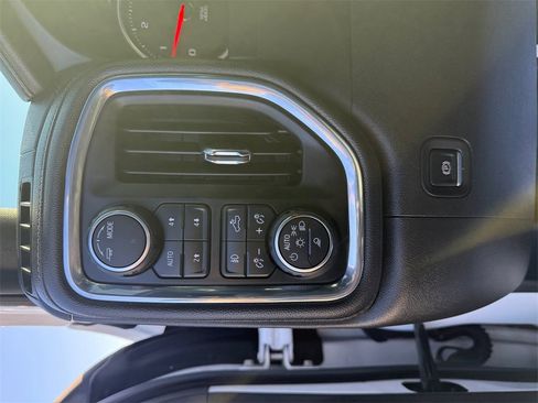 Used 2023 Chevrolet Silverado 2500 High Country image 20