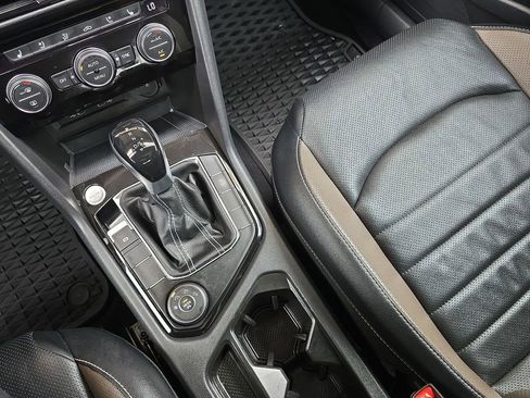 Used 2022 Volkswagen Taos SEL image 24