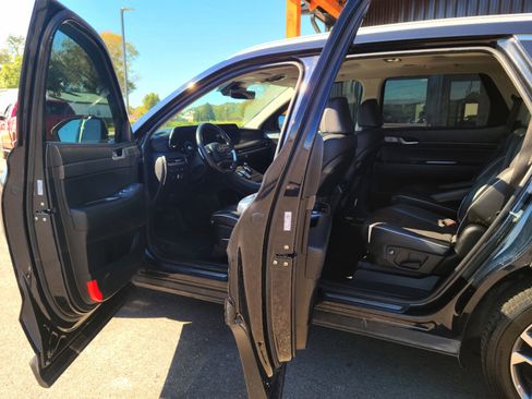 Used 2023 Hyundai Palisade Limited w/ Cargo Package image 7