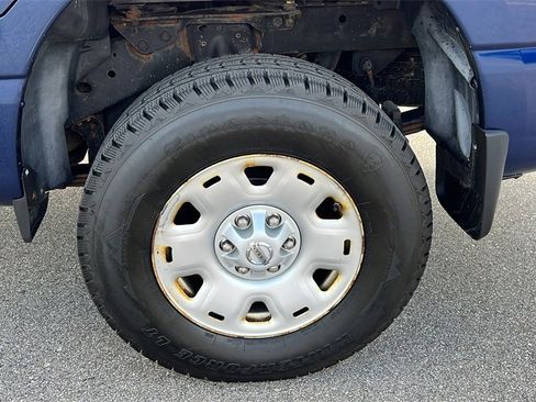 Used 2017 Nissan Titan SV image 31